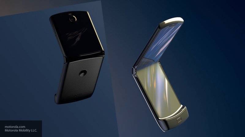 Motorola представила новый смартфон в форме раскладушки за 100 тысяч рублей
