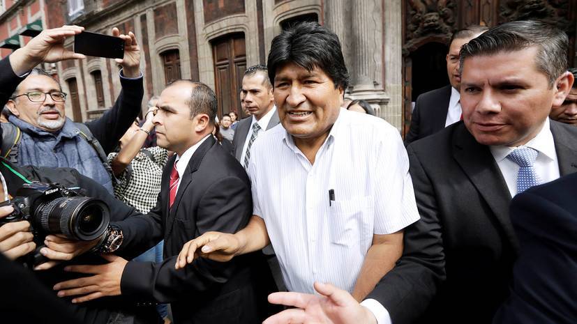 Врио президента Боливии намерена исключить участие Моралеса в выборах