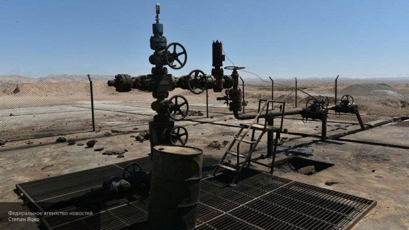 Кража нефти в Сирии является только частью плана США по уничтожению страны, считает эксперт