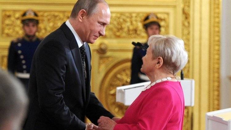 Путин лично поздравил Александру Пахмутову с 90-летним юбилеем