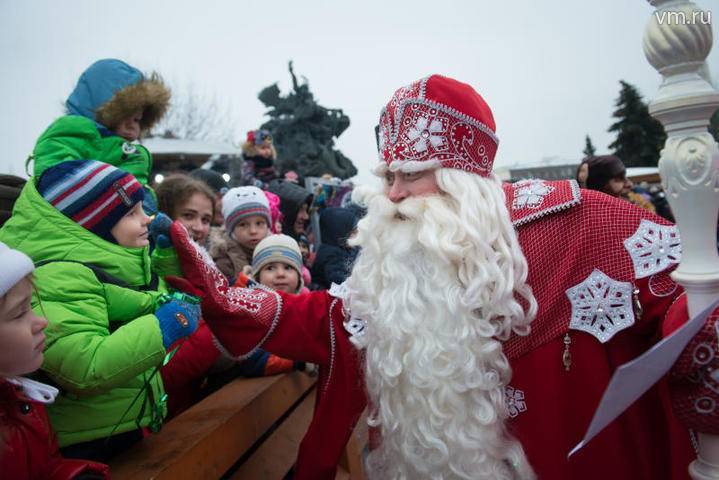 Юным москвичам подарят билеты на елку за лучшие поздравления Деду Морозу
