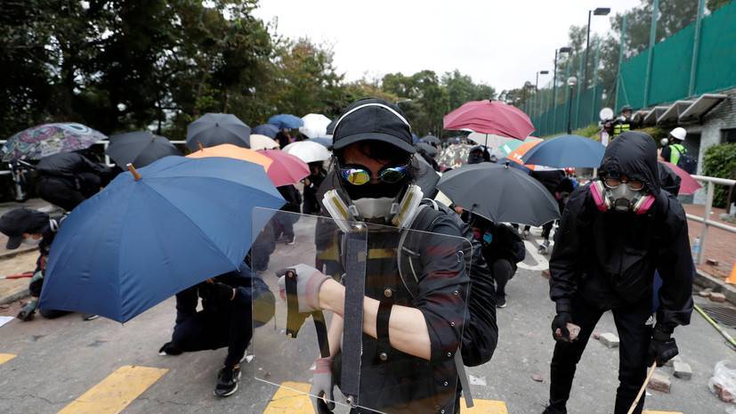 Си Цзиньпин призвал власти Гонконга восстановить порядок в городе