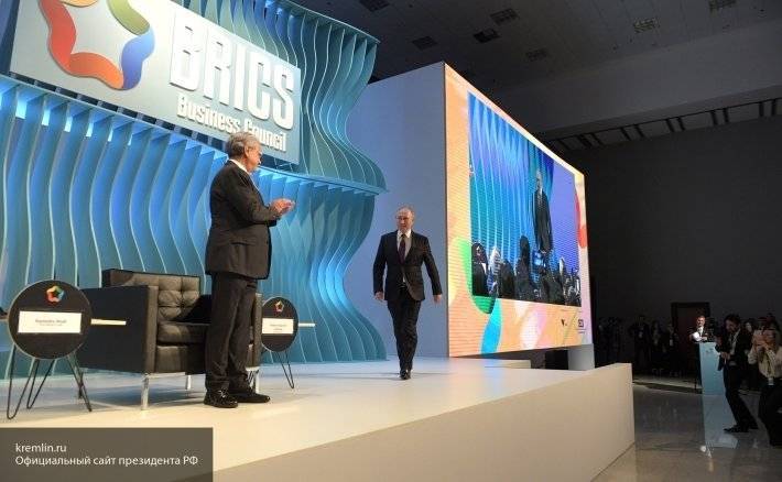Путин назвал даты проведения ПМЭФ и пригласил лидеров стран БРИКС и бизнес-сообщества