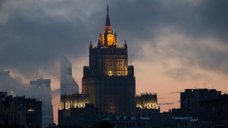 МИД РФ раскритиковал западные СМИ за фейк о причастности Москвы к смерти Ле Мезюрье