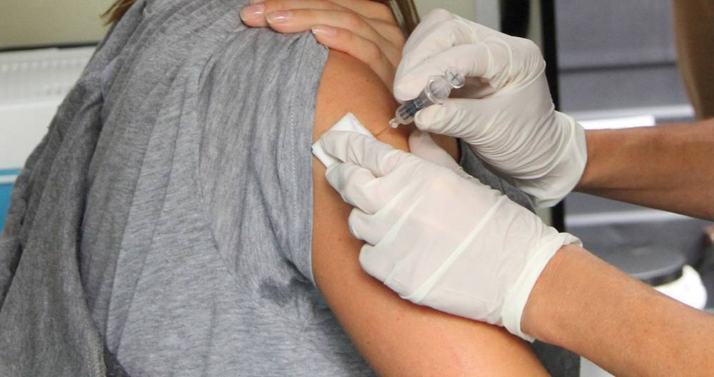 Онищенко прокомментировал законопроект о вакцинации в частных клиниках