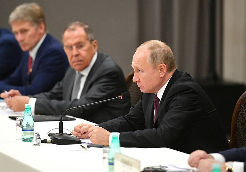 Путин рассказал, что удержало российскую экономику от рецессии