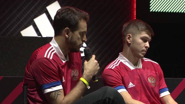 Хенде хох: Adidas объяснил, почему перевернул флаг на форме сборной России