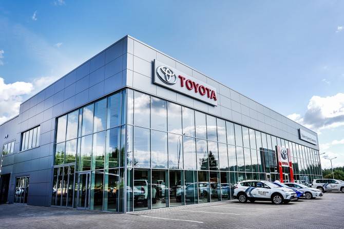 Toyota открыла первый дилерский центр в Смоленске