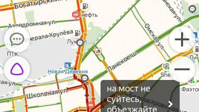 Петербуржцы:&nbsp;после Ушаковского моста перекрыто движение