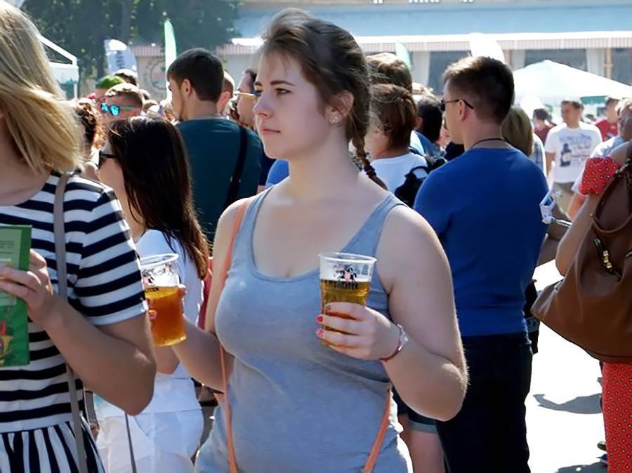 Козленочком станешь: врачи предупредили о вреде безалкогольного пива