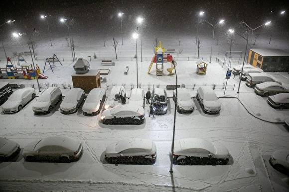 В Свердловскую область снова идет снегопад. В регионе объявлено штормовое предупреждение