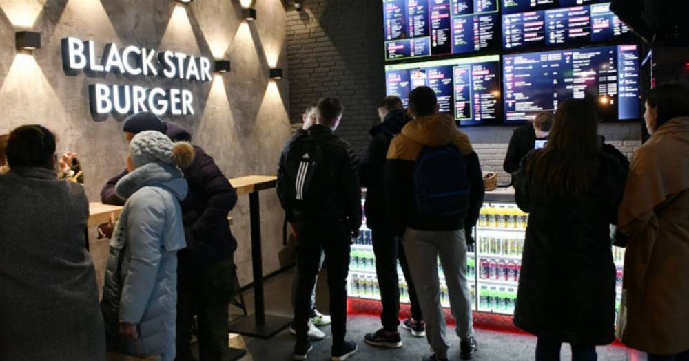 Работник Black Star Burger зашел в McDonald's и пострадал