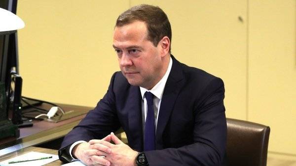 Медведев провел совещание в вагоне поезда Новосибирск — Барнаул