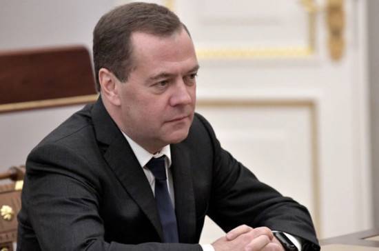 Медведев поддержал идею о развитии туризма в селах