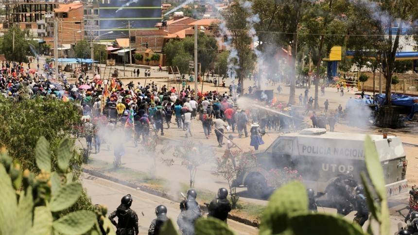 Семь человек погибли в ходе ожесточенных беспорядков в Боливии