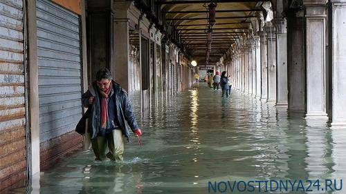 Мэр Венеции оценил ущерб от наводнения в сотни миллионов евро