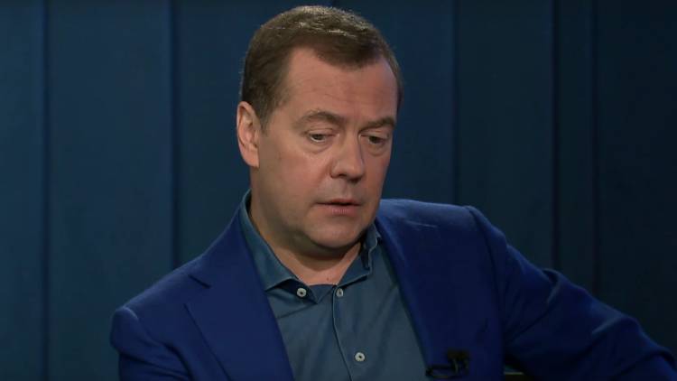 Дмитрий Медведев прокомментировал стрельбу в колледже Благовещенска