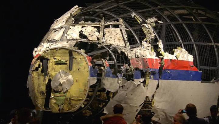 Захарова: следователи "подгоняют" материалы о MH17 под заранее готовое решение