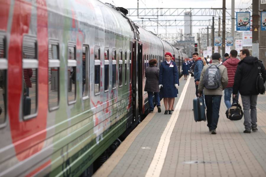 Почти 2,5 тысячи человек купили билеты на поезда до Крыма
