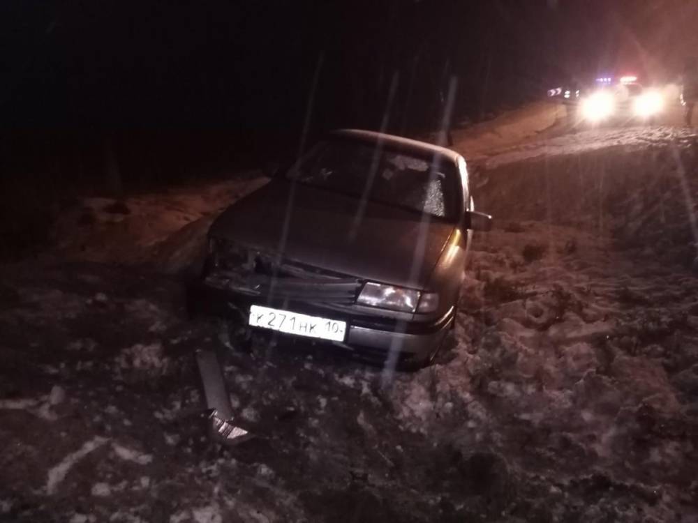В Медвежьегорском районе пьяный водитель вылетел с трассы