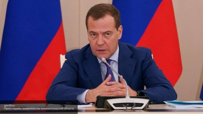 Медведев распорядился производить вакцину от Эболы для Конго в Новосибирске