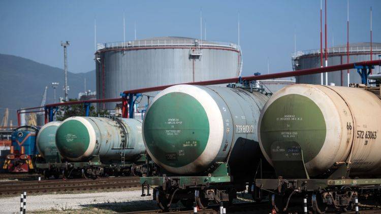 Власти Крыма хотят продать нефтебазу в Феодосии за 650 млн рублей
