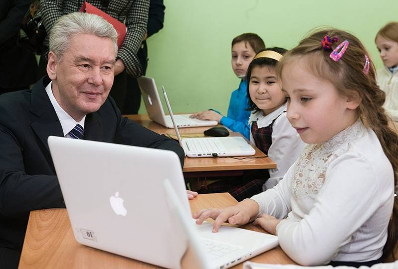 Собянин поздравил московских школьников со вторым местом в рейтинге ICILS