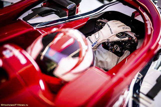 Райкконен рассказывает о кнопках на руле Alfa Romeo