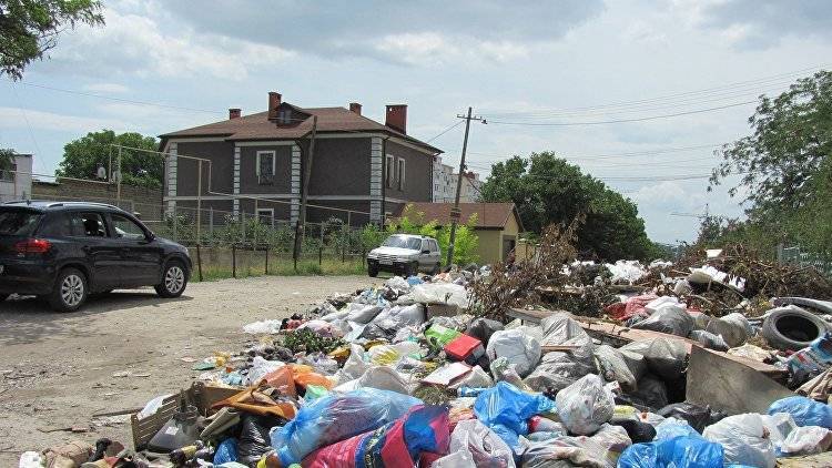 В Симферополе "мусорная" ситуация чрезвычайнее, чем в Ялте - эксперт