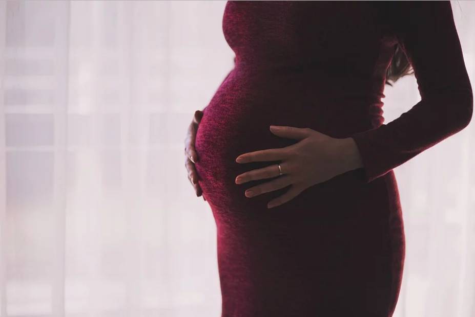 Австралийская модель узнала о своей беременности во время родов