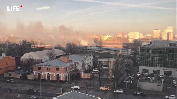 Пожарные ликвидировали возгорание на площади трех вокзалов в Москве