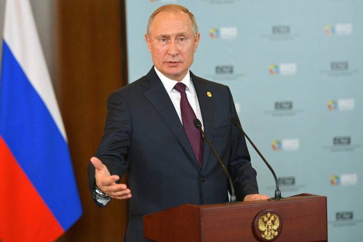 Путин прокомментировал иски "Нафтогаза" к РФ