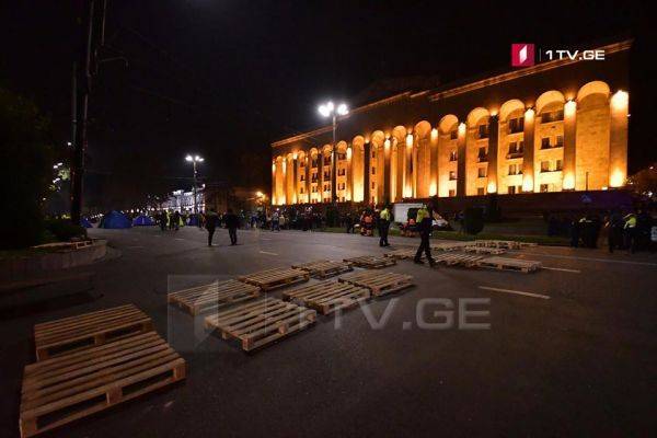Акция протеста перед зданием парламента Грузии возобновится 15 ноября