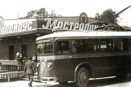 Троллейбусы появились в Москве с подачи Кагановича