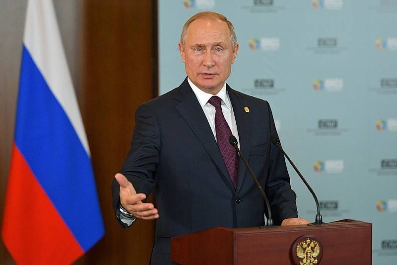 Владимир Путин: Украине нужно не за морем счастья искать, а налаживать отношения с соседями