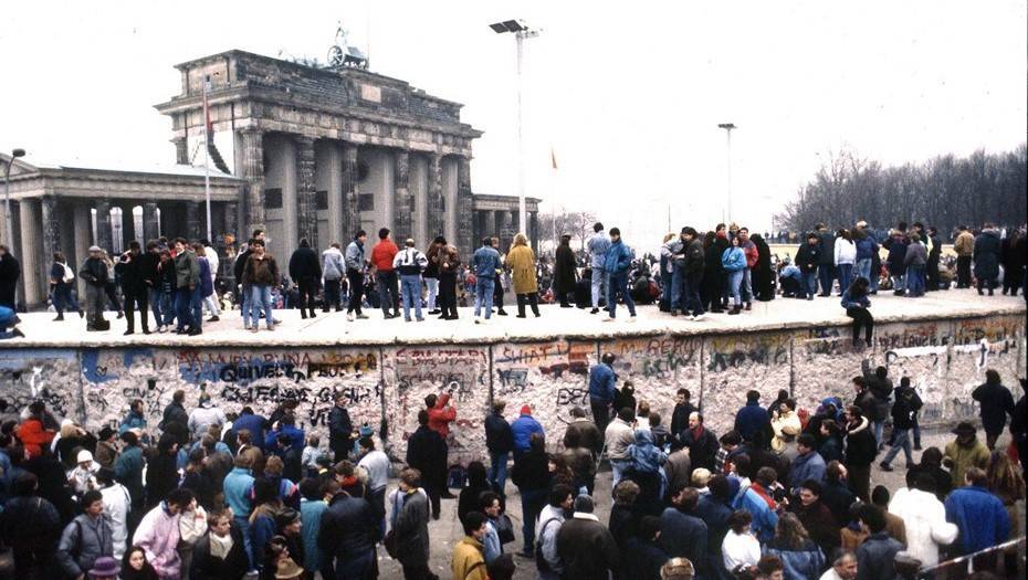 Отзвуки агрессии. Тридцатилетие падения Берлинской стены прошло незаметно