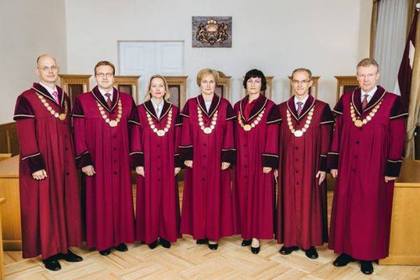 Конституционный суд Латвии подтвердил запрет на русский даже частным школам