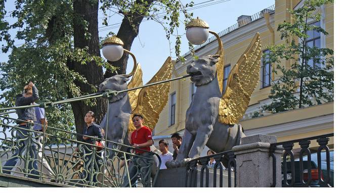 В Петербурге пройдет уличный спектакль-флешмоб #ТОЛЬКОБЕЗРУК в защиту Банковского моста
