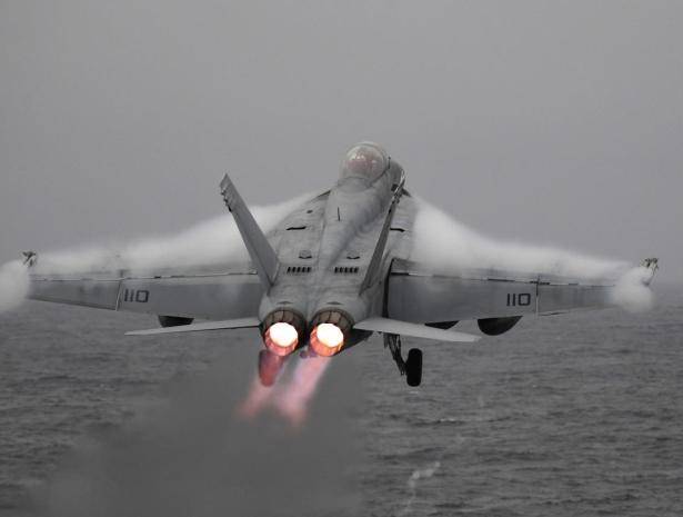 Офицер ВМС США призвал не экономить на боевых пусках авиаракет