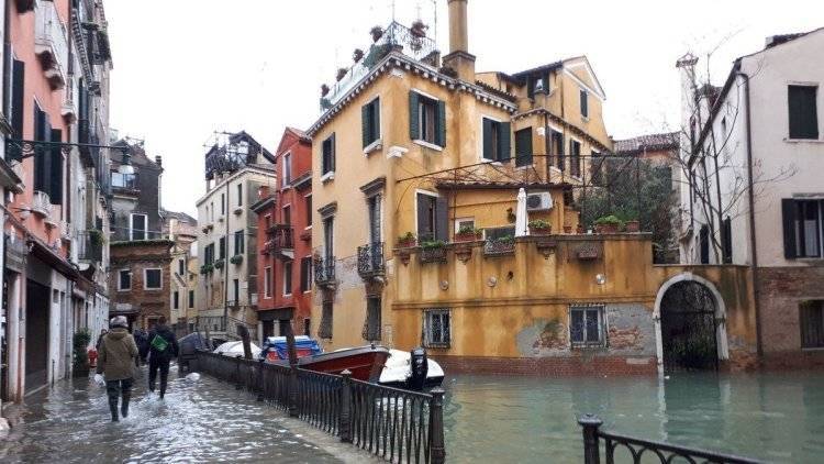 Жителей Венеции предупредили о новом подъеме уровня воды