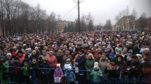 В Карабаново треть горожан протестует против московского мусора. Власти давят на них.