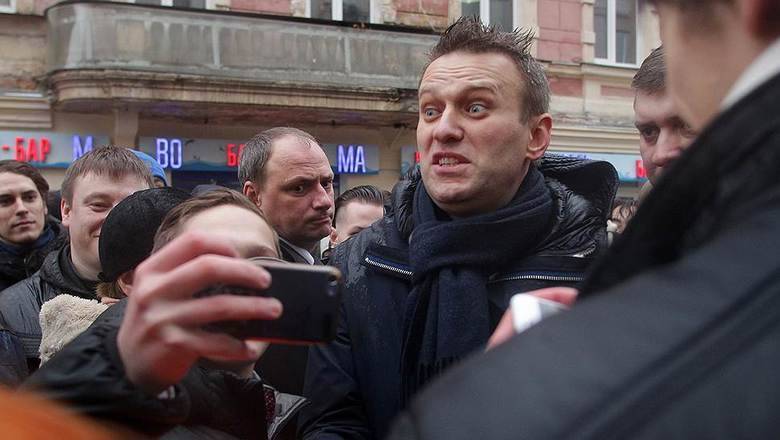 Суд отказался рассматривать иски таксистов к Навальному из-за июльских протестов