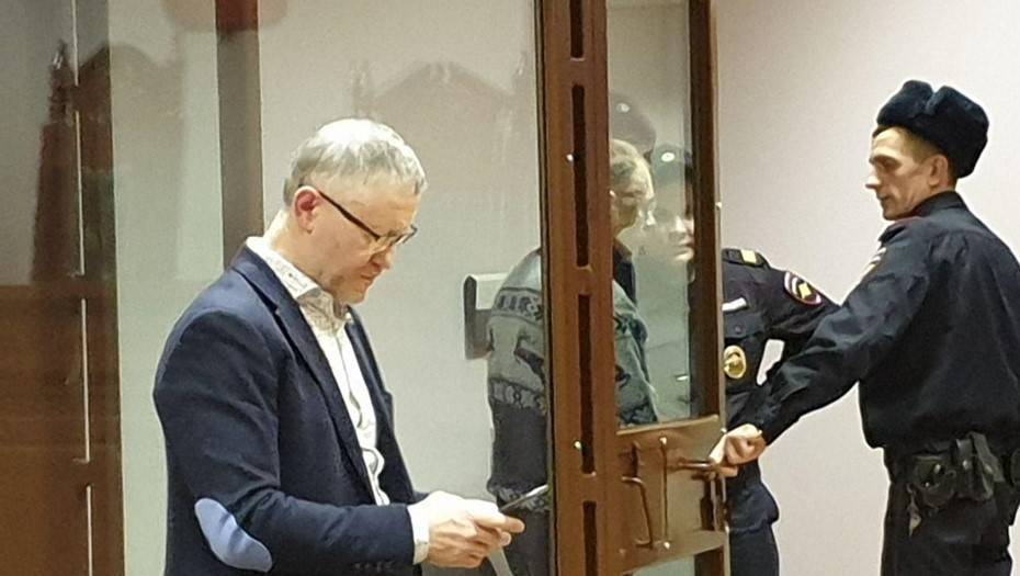 Главу сайентологов Петербурга освободили в зале суда