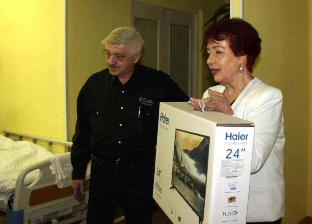 Ветеранам дома-интерната в Петрозаводске подарили телевизоры