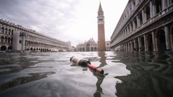 Ситуация драматическая: Венеции совсем туго, город тонет