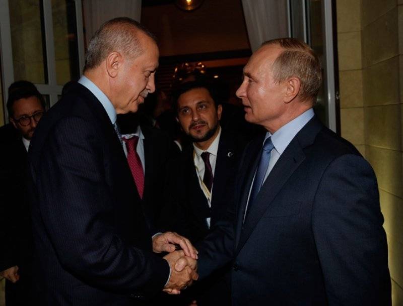 Путин посетит Турцию в начале января, сообщил помощник Эрдогана
