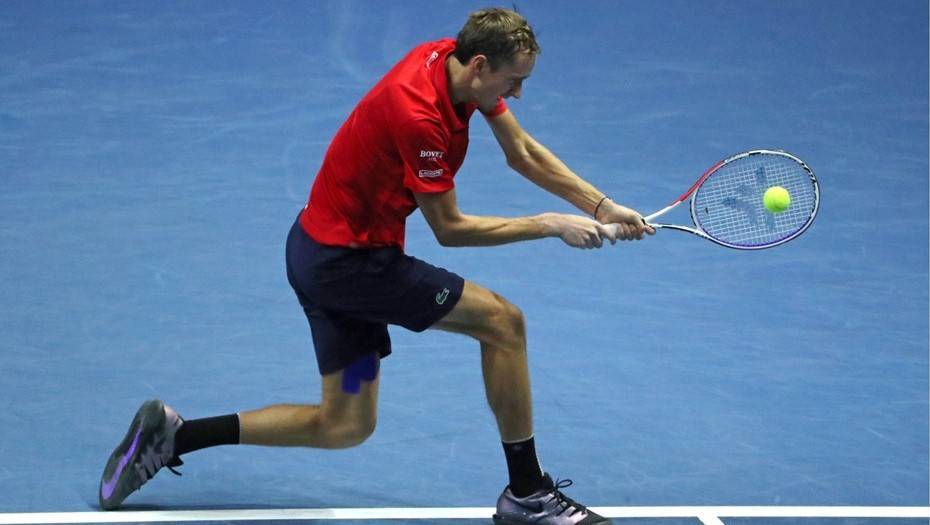 Российский теннисист Медведев лишился шансов на выход в полуфинал Итогового турнира ATP