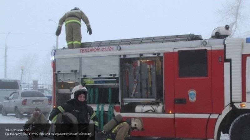 Автобус с двадцатью пассажирами загорелся на трассе в Алтайском крае