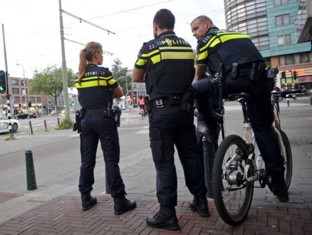 Полицейских Голландии наконец-то вооружат…электрошокерами