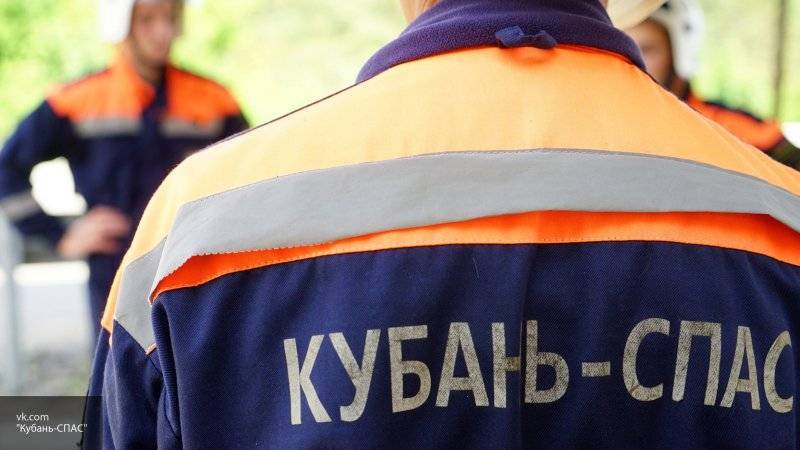 Спасатели помогли извлечь палец мальчика из навесного замка в Кореновске